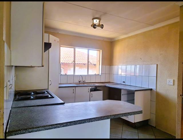 2 BEDROOM FLAT SOLD IN RENSBURG